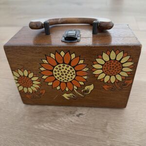 Marcus Brothers Painted Flowers Wooden Handbag Box Purse VTG 70’s 60’s Mod Twee